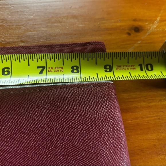 Salvatore Ferragamo MaroonTravel Bag. Cosmetic Clutch Designer - Picture 7 of 11